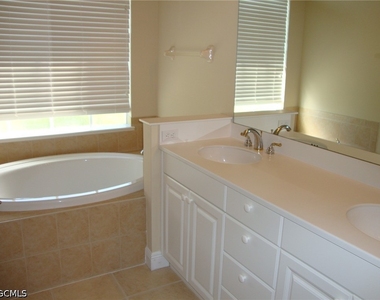 13942 Bently Circle - Photo Thumbnail 8