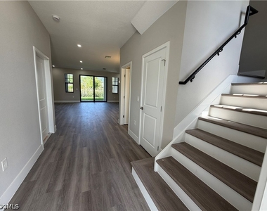 9908 Portofino Vineyards Drive - Photo Thumbnail 3