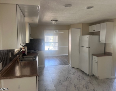 947 Strongbox Drive - Photo Thumbnail 2