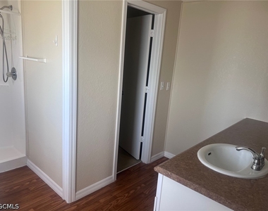 947 Strongbox Drive - Photo Thumbnail 7
