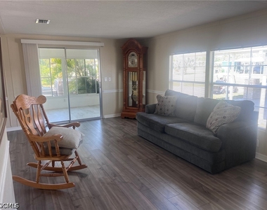 947 Strongbox Drive - Photo Thumbnail 4