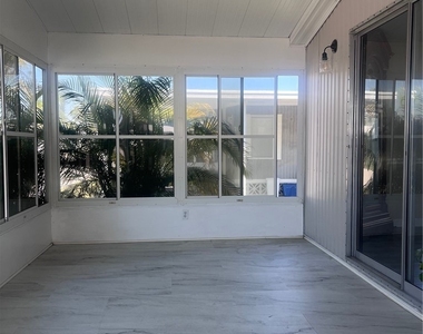 947 Strongbox Drive - Photo Thumbnail 5