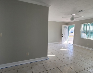 4404 Santa Barbara Boulevard - Photo Thumbnail 4
