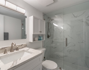 1100 Gulf Shore Boulevard N - Photo Thumbnail 22