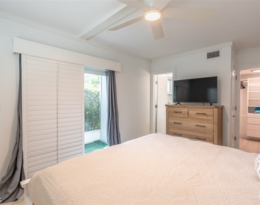 1100 Gulf Shore Boulevard N - Photo Thumbnail 15