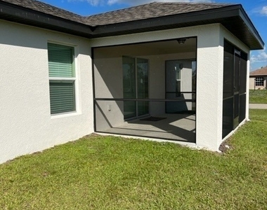 2800 Nw 25th Terrace - Photo Thumbnail 24