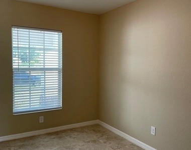 2800 Nw 25th Terrace - Photo Thumbnail 8