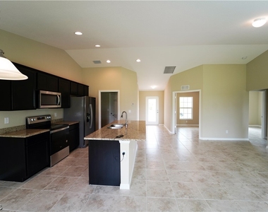 2800 Nw 25th Terrace - Photo Thumbnail 3