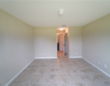 2800 Nw 25th Terrace - Photo Thumbnail 11
