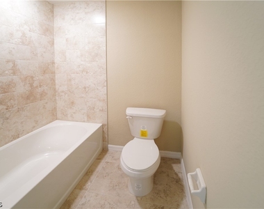 2800 Nw 25th Terrace - Photo Thumbnail 15