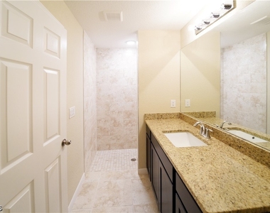 2800 Nw 25th Terrace - Photo Thumbnail 13