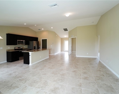 2800 Nw 25th Terrace - Photo Thumbnail 2