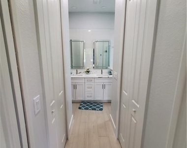 603 W 9th Street - Photo Thumbnail 9
