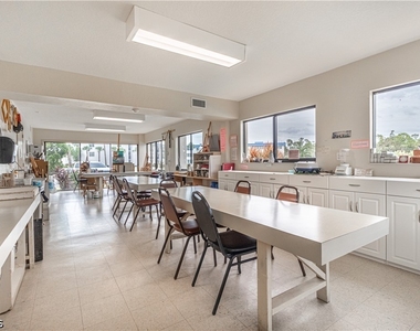 7410 Lake Breeze Drive - Photo Thumbnail 16