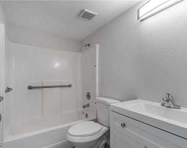 7410 Lake Breeze Drive - Photo Thumbnail 6