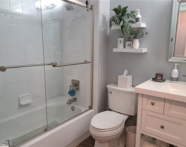 11037 Harbour Yacht Court - Photo Thumbnail 11