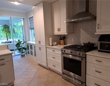 11037 Harbour Yacht Court - Photo Thumbnail 5