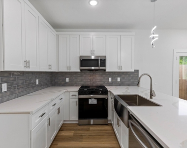8109 Hamlet Street - Photo Thumbnail 5