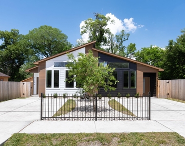 8109 Hamlet Street - Photo Thumbnail 19