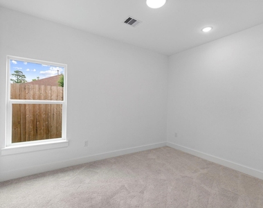 8109 Hamlet Street - Photo Thumbnail 7