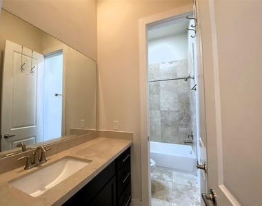 74 N Hutcheson Street - Photo Thumbnail 5