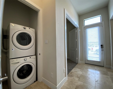74 N Hutcheson Street - Photo Thumbnail 8