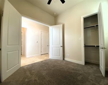 74 N Hutcheson Street - Photo Thumbnail 2