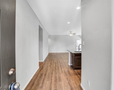 3434 Mcdonough Way - Photo Thumbnail 4