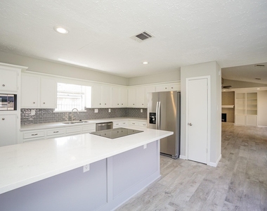 22418 Goldstone Drive - Photo Thumbnail 10