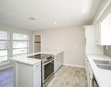 22418 Goldstone Drive - Photo Thumbnail 11