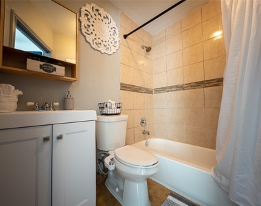 7124 Avenue F - Photo Thumbnail 4