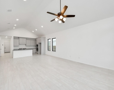 10706 Ursa Street - Photo Thumbnail 13