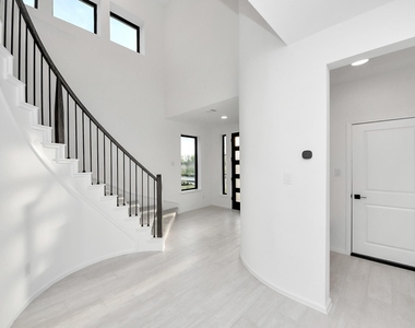 10706 Ursa Street - Photo Thumbnail 42