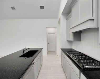 10706 Ursa Street - Photo Thumbnail 17