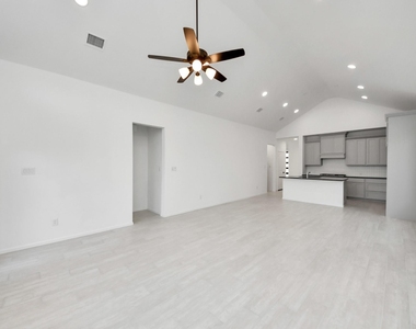 10706 Ursa Street - Photo Thumbnail 12