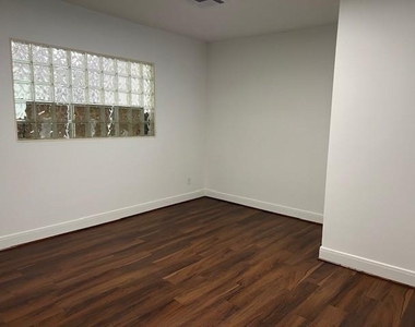 5106 Center Street - Photo Thumbnail 6