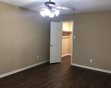 1022 Yorkshire Hollow - Photo Thumbnail 12