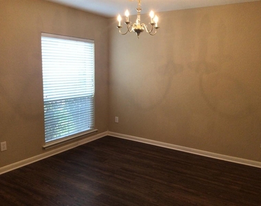 1022 Yorkshire Hollow - Photo Thumbnail 5