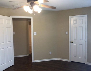 1022 Yorkshire Hollow - Photo Thumbnail 20