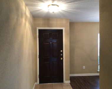 1022 Yorkshire Hollow - Photo Thumbnail 4