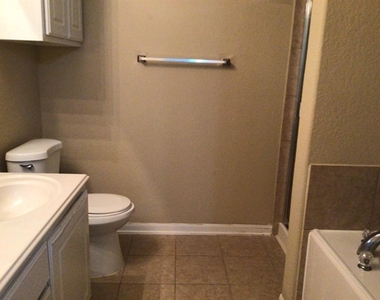 1022 Yorkshire Hollow - Photo Thumbnail 15