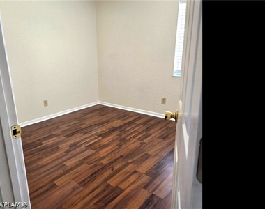 4615 Bayshore Drive - Photo Thumbnail 6