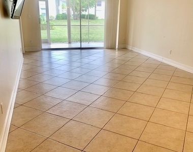729 Landover Court - Photo Thumbnail 2