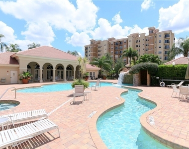 580 El Camino Real - Photo Thumbnail 3