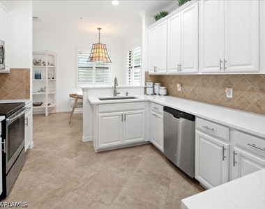 9476 Napoli Lane - Photo Thumbnail 8