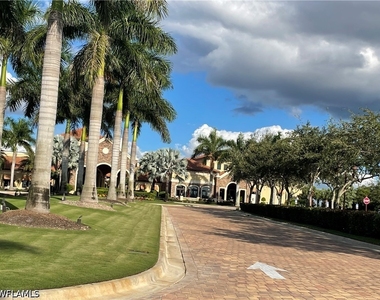 9476 Napoli Lane - Photo Thumbnail 20