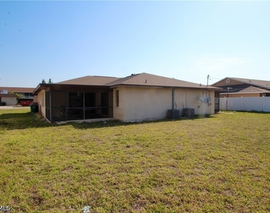 3808 Se 11th Avenue - Photo Thumbnail 3