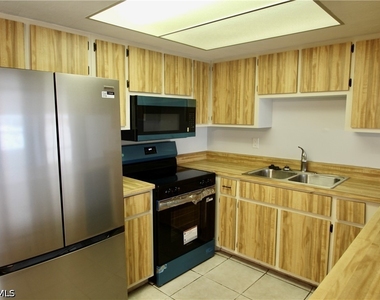 3808 Se 11th Avenue - Photo Thumbnail 6