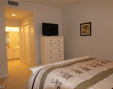 8680 Cedar Hammock Circle - Photo Thumbnail 11