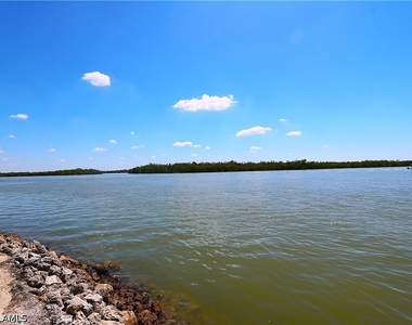 611 Palm Avenue - Photo Thumbnail 23
